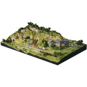  Woodland Scenics N Scale Scenic Ridge Layout Kit: Toys 