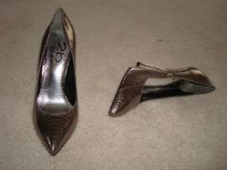 BEBE NIB SHOES PUMPS HEELS SILVER VIOLETTE 9  