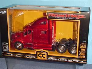   387 BIG RIG TRACTOR with SLEEPER CANDY RED 132 by JADA ROAD RIGZ