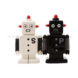   Trading 9000 Magnetic Robot Salt And Pepper Shakers: Everything Else