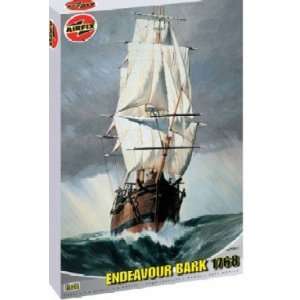    Airfix 1/120 HMS Endeavour Bark Sailing Ship 1768 Kit Toys & Games