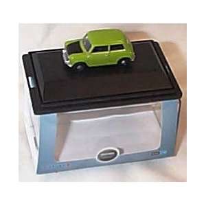  Green Mr Bean Mini Car 176 Railway Scale Diecast Model Toys & Games