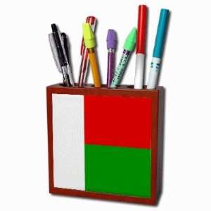  Madagascar Flag Mahogany Wood Pencil Holder Office 