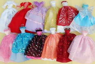 Lot Barbie dress / accessories   20 items  