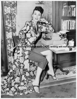 1956 STRIP TEASE ARTIST GYPSY ROSE LEE PHOTO  