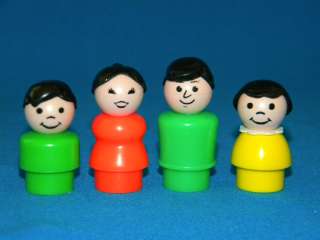   Fisher Price Little People #952 House FAMILY with DARK HAIR VGC  