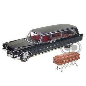  1966 Cadillac Limousine Hearse 1/18: Toys & Games