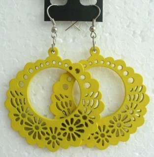 VARY COLORS WOOD DAISY FLOWER ROUND DANGLE HOOK EARRINGS 854 FREE 