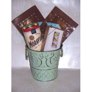  Pampoured Gift Wrapping Basket