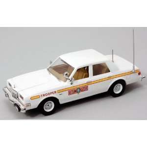   First Response 1/43 Illinois State Police Dodge Diplomat: Toys & Games