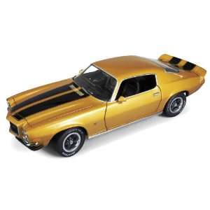  1/18 71 Chevy Camaro Z28, Placer Gold: Toys & Games