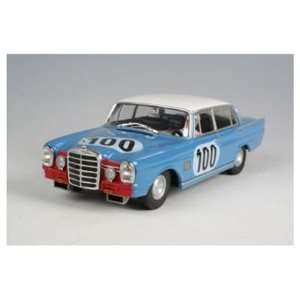  08324 1/32 Mercedes Benz 300SE Spa 1964: Toys & Games