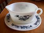 VINTAGE CORNING PYREX OLD TOWN BLUE ONION GRAVY BOAT AND UNDERTRAY 