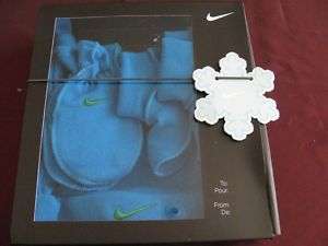 New NIKE Infants HAT MITTENS & BOOTIES SET (Small)  