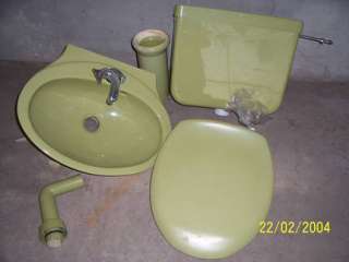Waschbecken Spülkasten WC Sitz gebraucht in grün, tlw. auch gelb in 