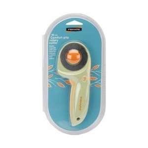   : New   Comfort Grip Rotary Cutter by Fiskars: Arts, Crafts & Sewing