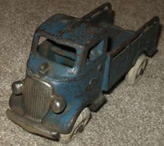AWESOME ANTIQUE CAST IRON ARCADE TOY MACK TRUCK  