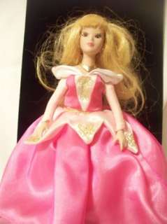 Disney Sleeping Beauty Porcelain Doll   Princess Aurora  