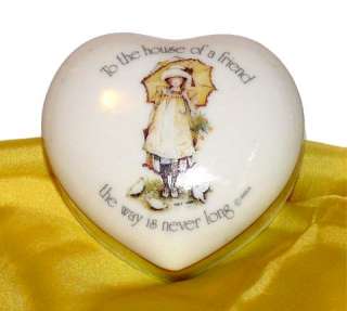 Vintage 1977 Holly Hobbie Porcelain Heart Shaped Jewelry Box  