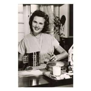  Black and White Woman with Flour Sifter Premium Poster 