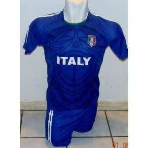  CHILDRENS KIDS BOYS AND GIRLS ITALY SOCCER JERSEY SIZE 12 