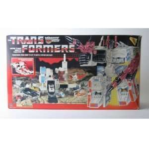  Transformers G1 Metroplex: Toys & Games